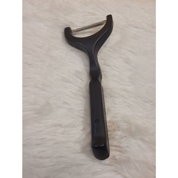 Farberware Black Euro Peeler - Picture 3 of 4